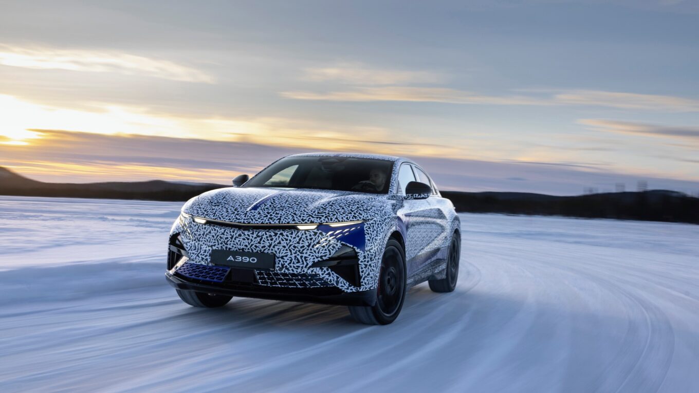 Alpine A390